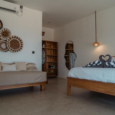 Sunscape Villa - Beachfront And Private Pool Gili Air Exterior foto
