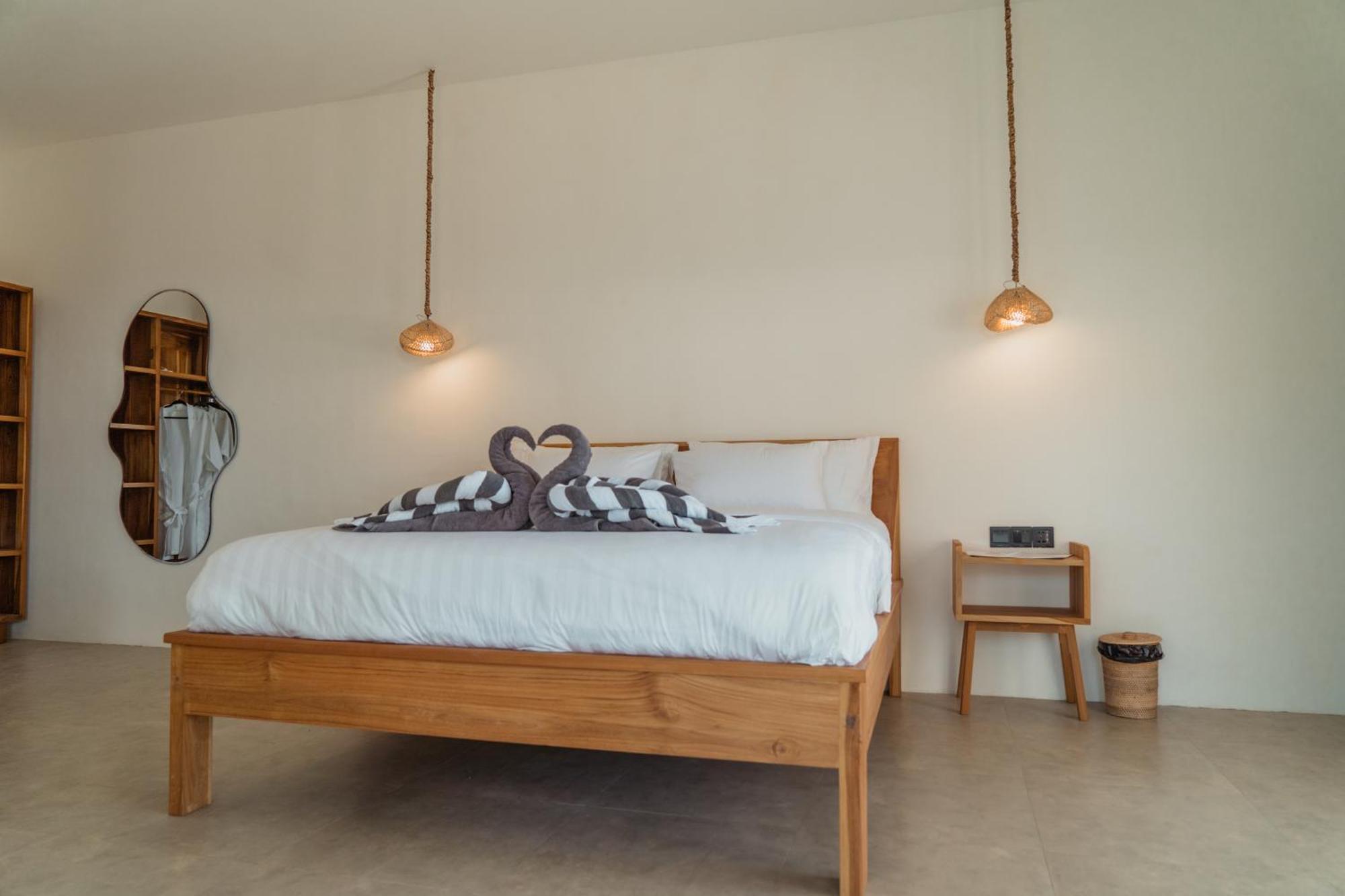 Sunscape Villa - Beachfront And Private Pool Gili Air Exterior foto