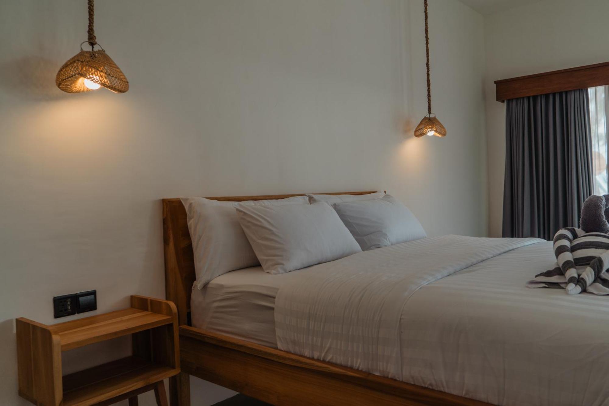 Sunscape Villa - Beachfront And Private Pool Gili Air Exterior foto